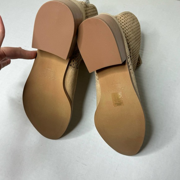 Kaanas Camel Warsaw Ankle Bootie NEW Size 6 - Picture 8 of 9